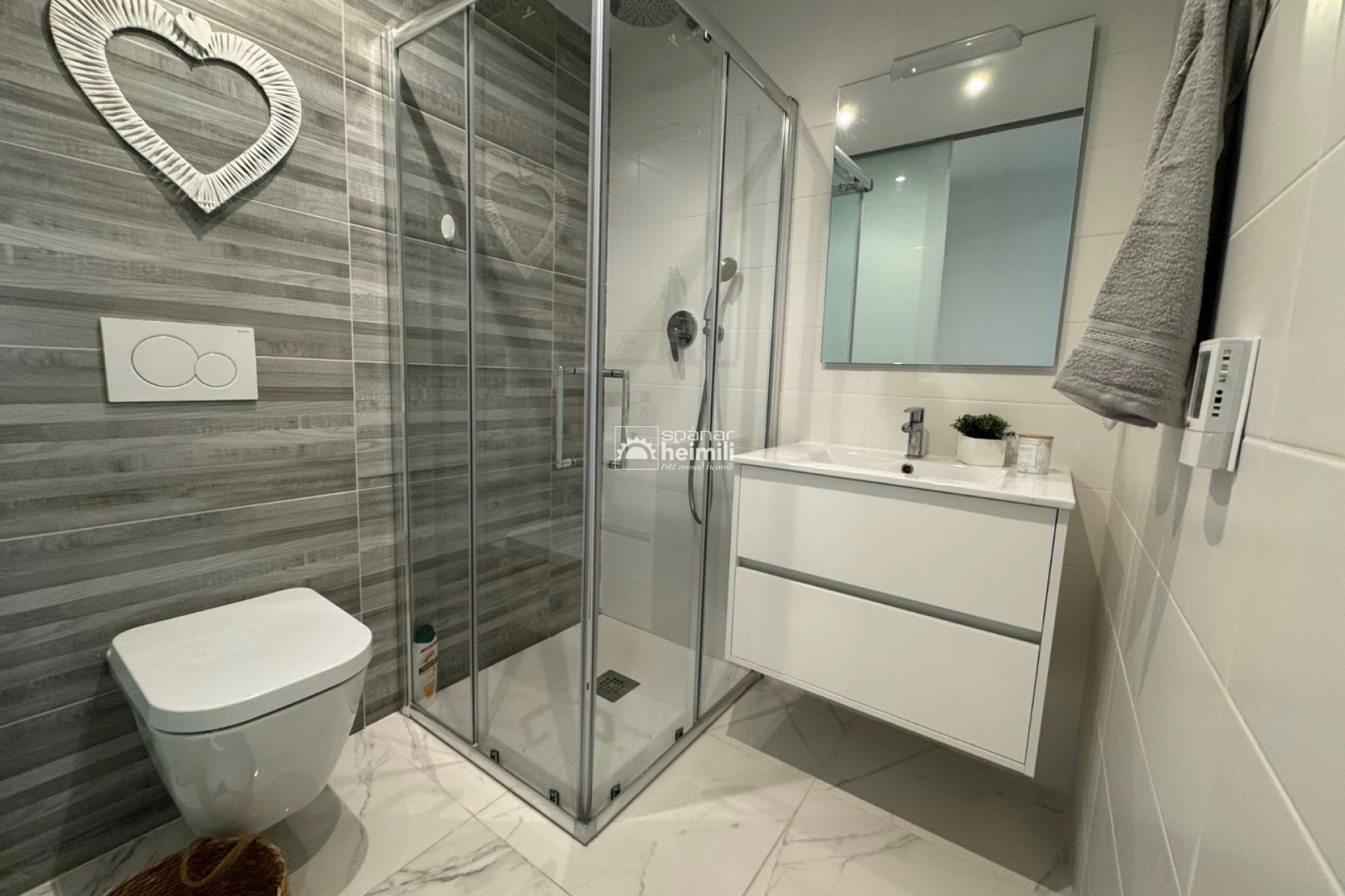 Resale - Apartment -
El Raso