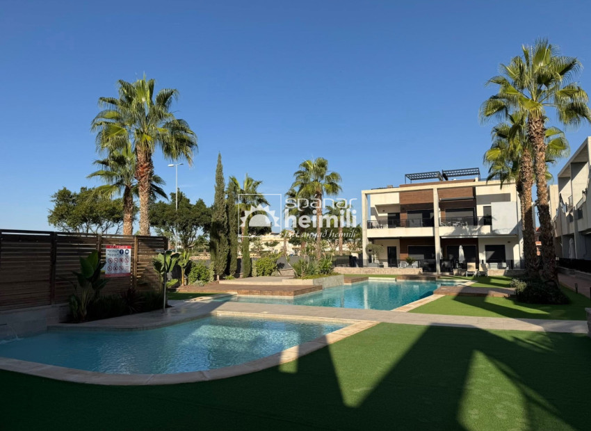 Resale - Apartment -
El Raso