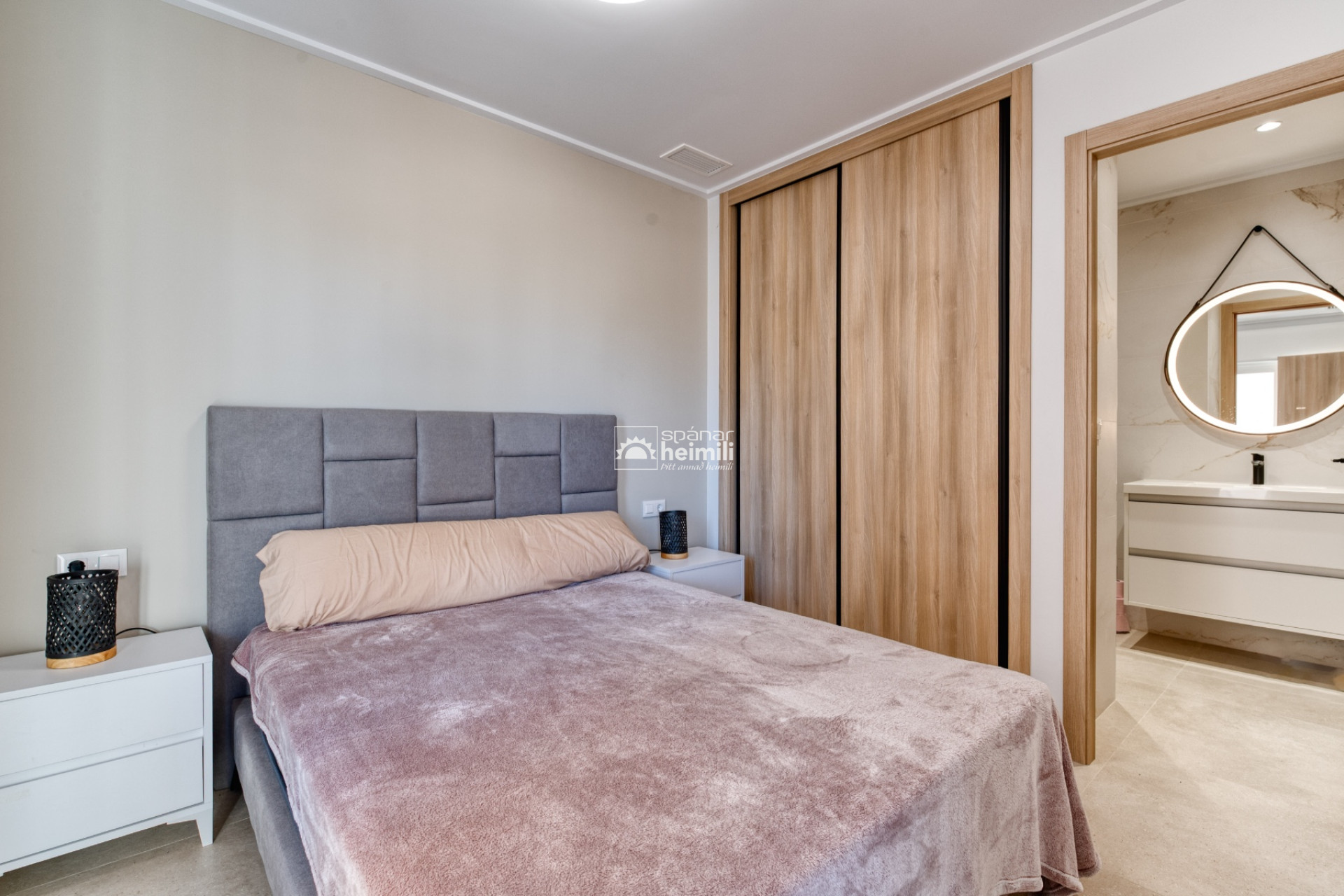 Resale - Apartment -
Guardamar/La Marina