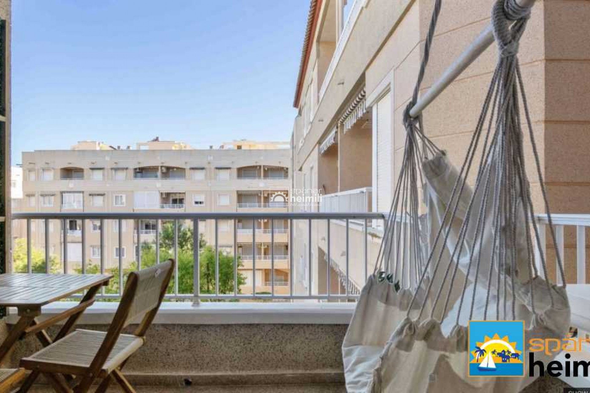 Resale - Apartment -
Guardamar/La Marina