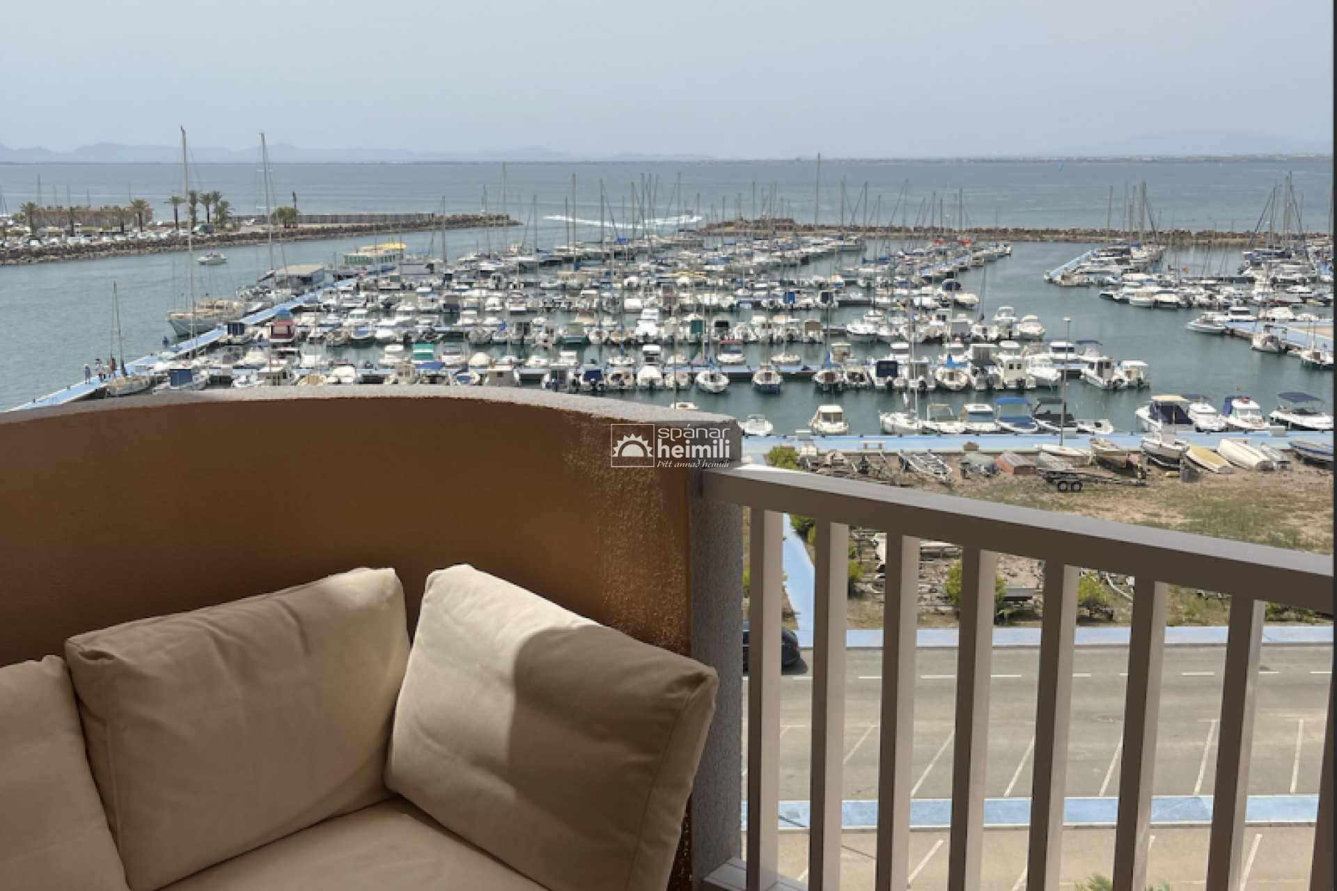 Resale - Apartment -
La Manga del Mar Menor