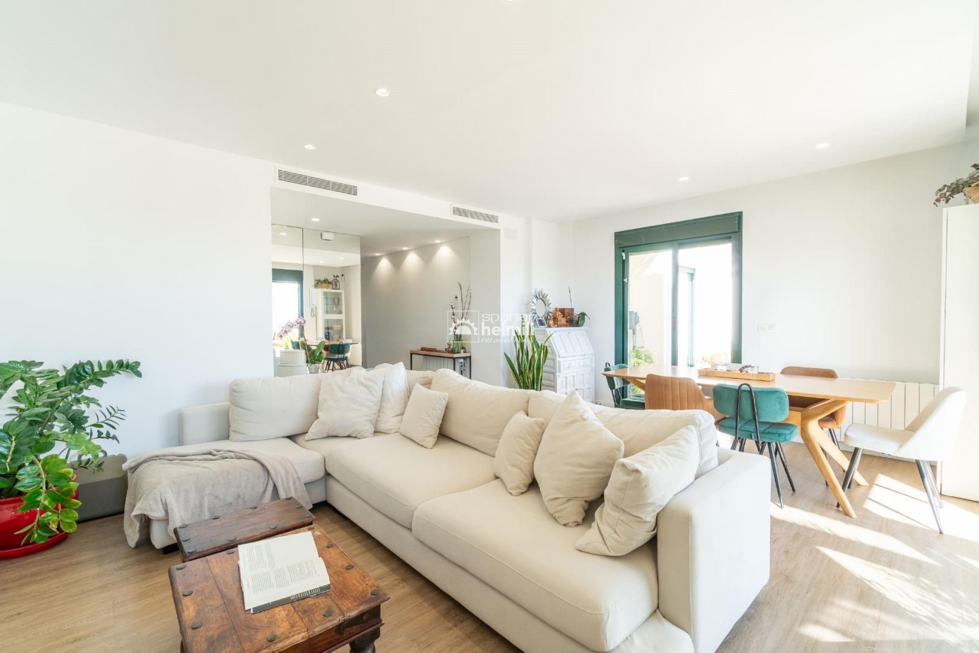 Resale - Apartment -
Orihuela Costa - Campoamor