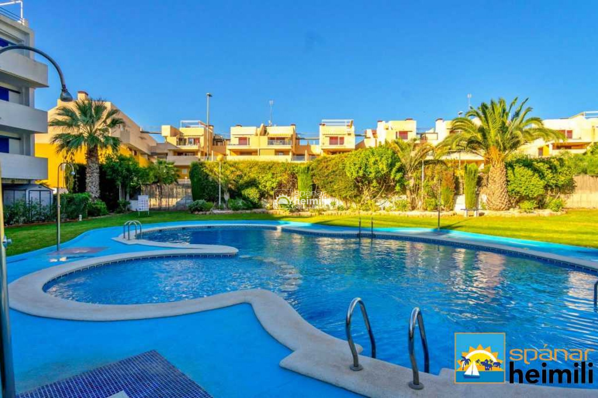 Resale - Apartment -
Playa flamenca