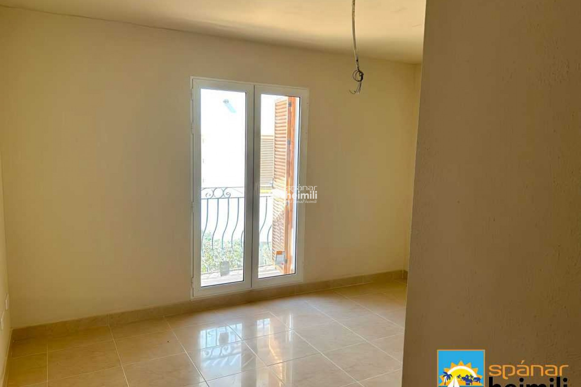 Resale - Apartment -
Portman