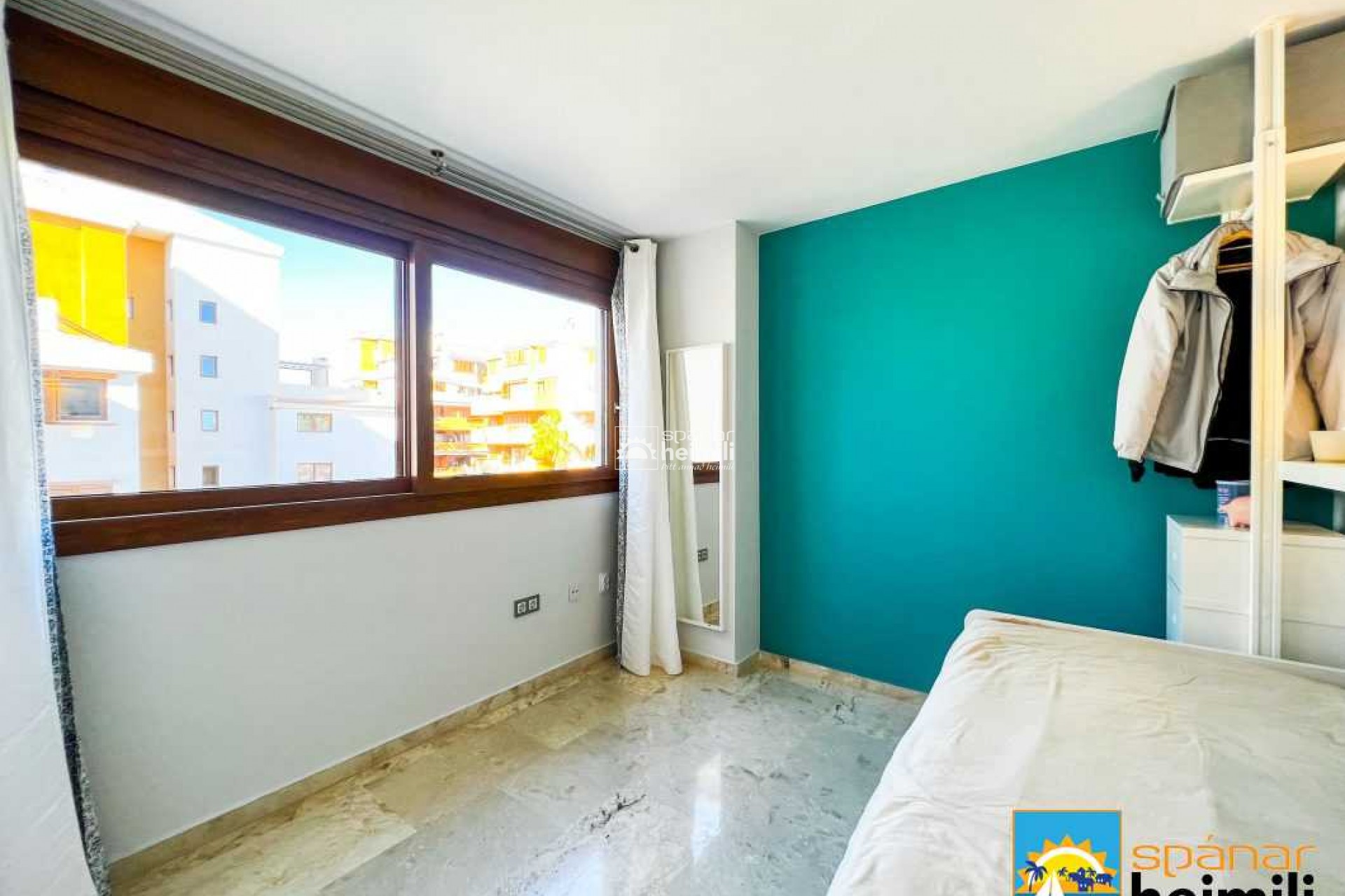 Resale - Apartment -
Punta Prima