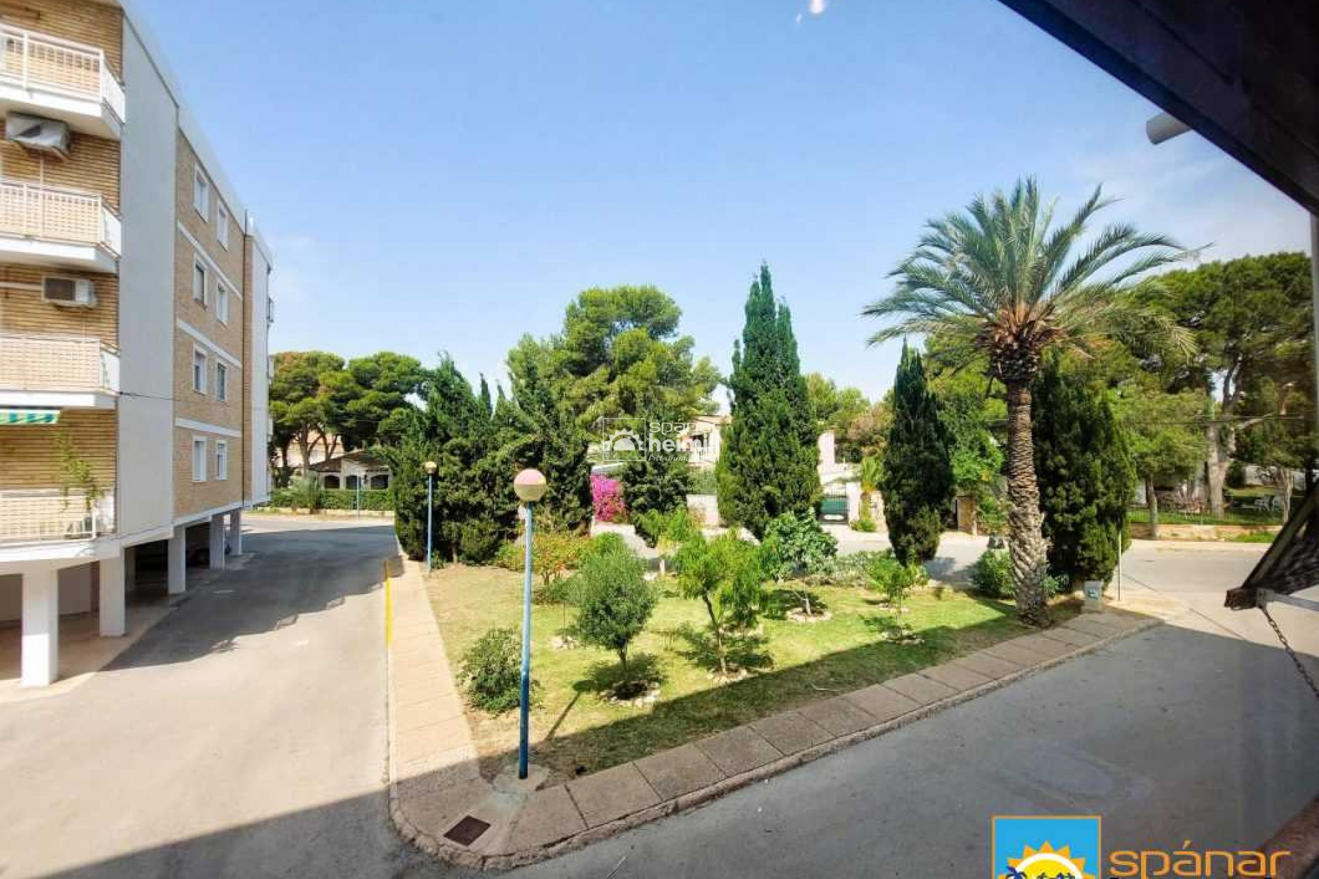 Resale - Apartment -
Punta Prima