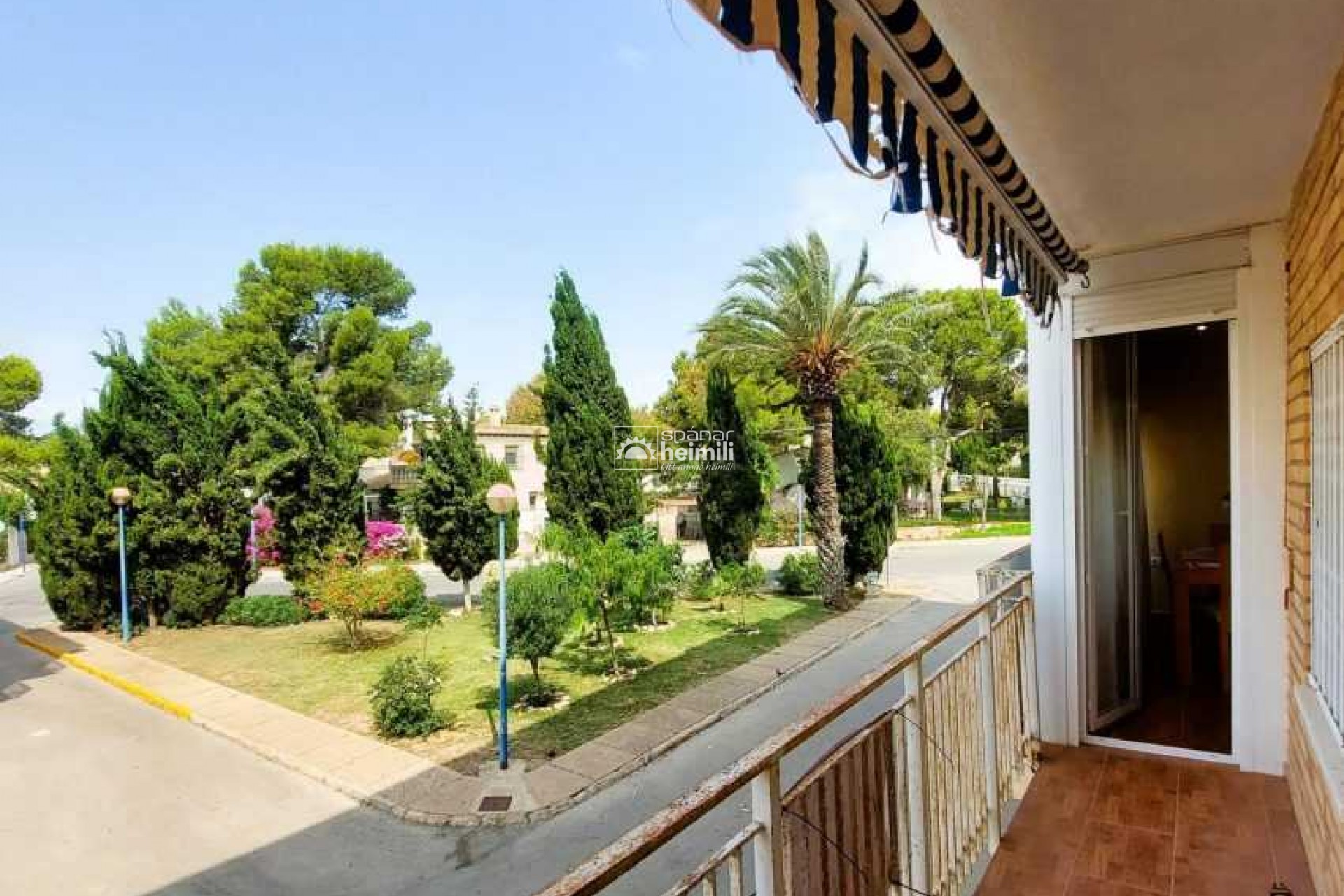 Resale - Apartment -
Punta Prima