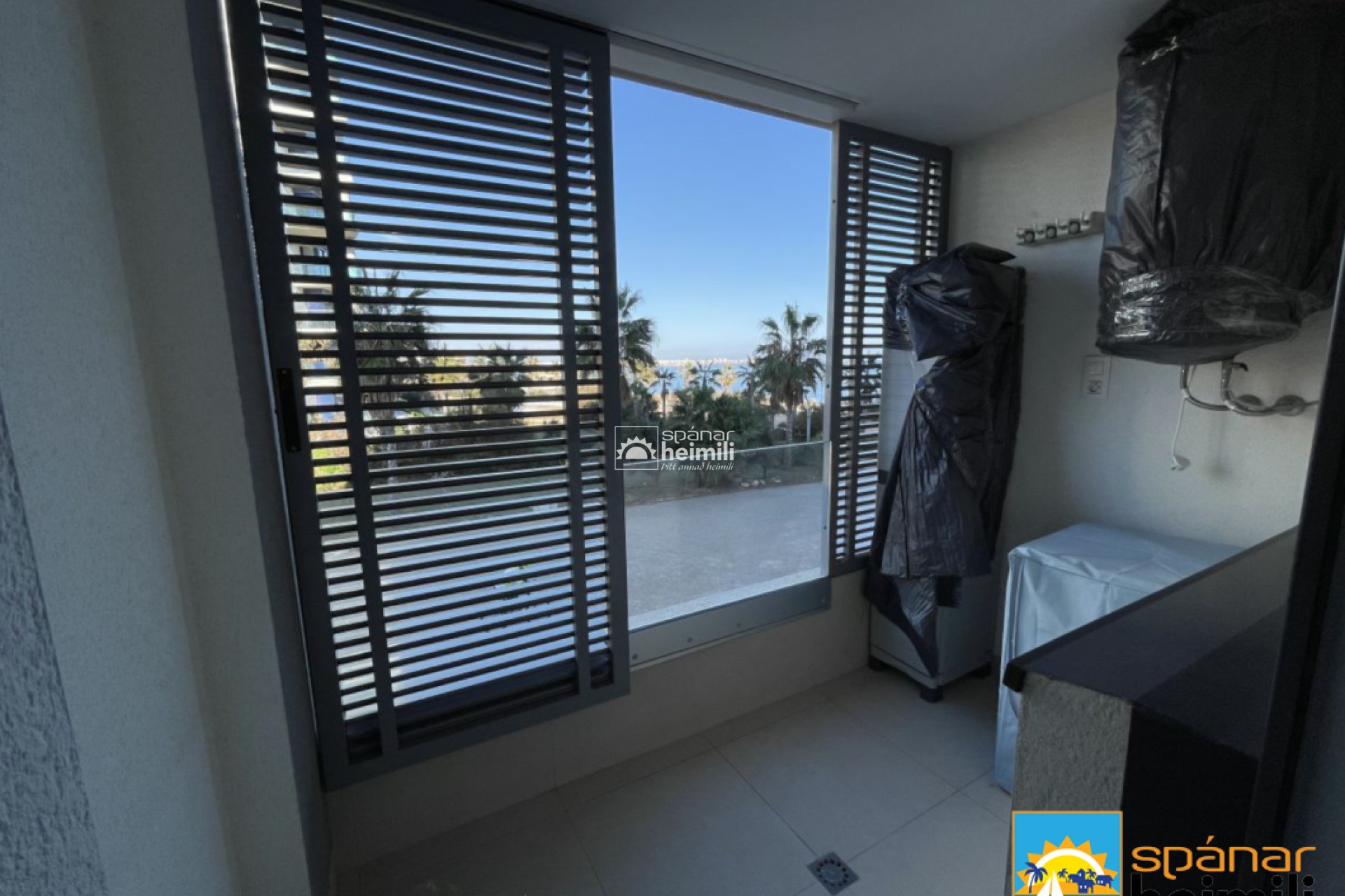 Resale - Apartment -
Punta Prima