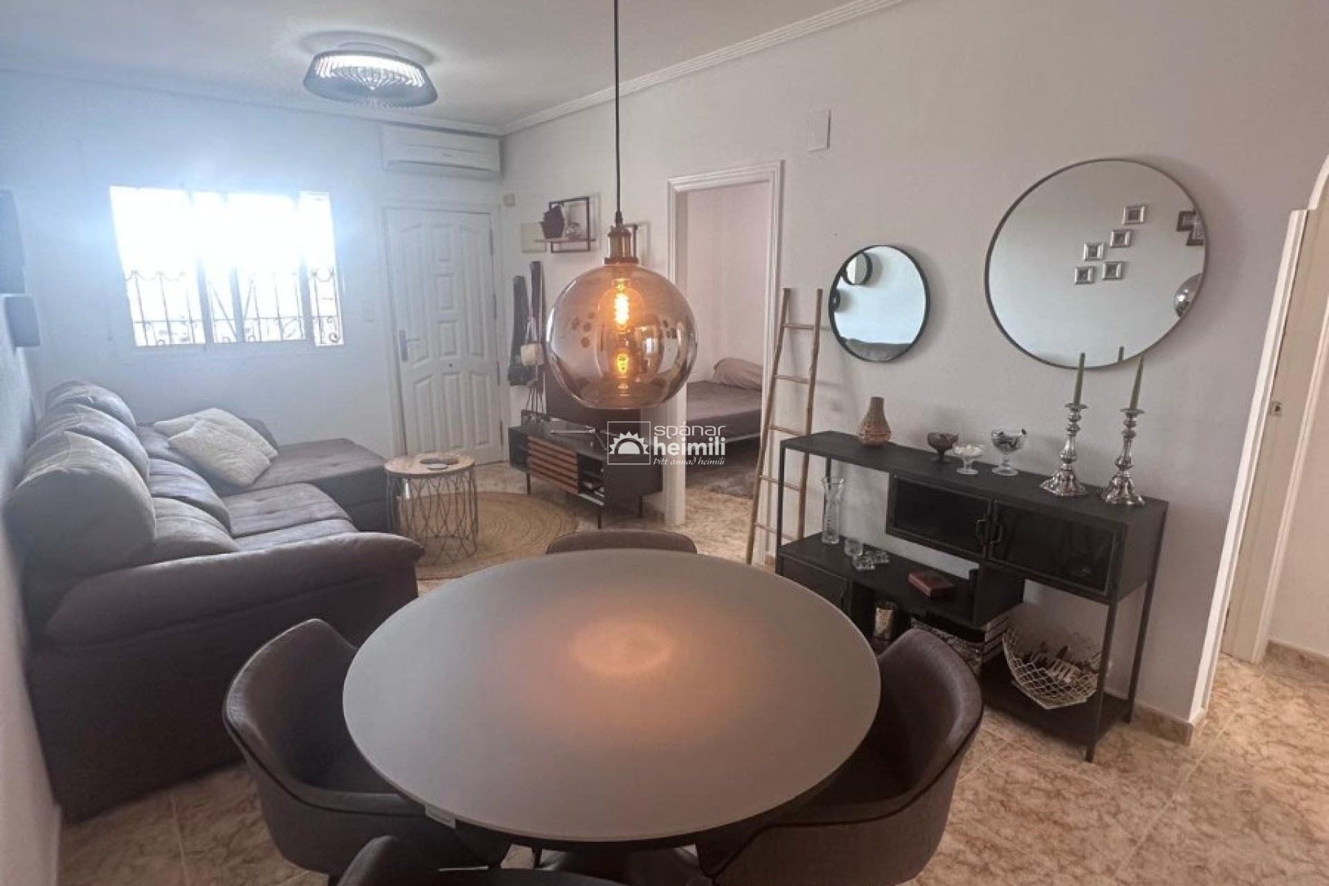 Resale - Apartment -
Punta Prima