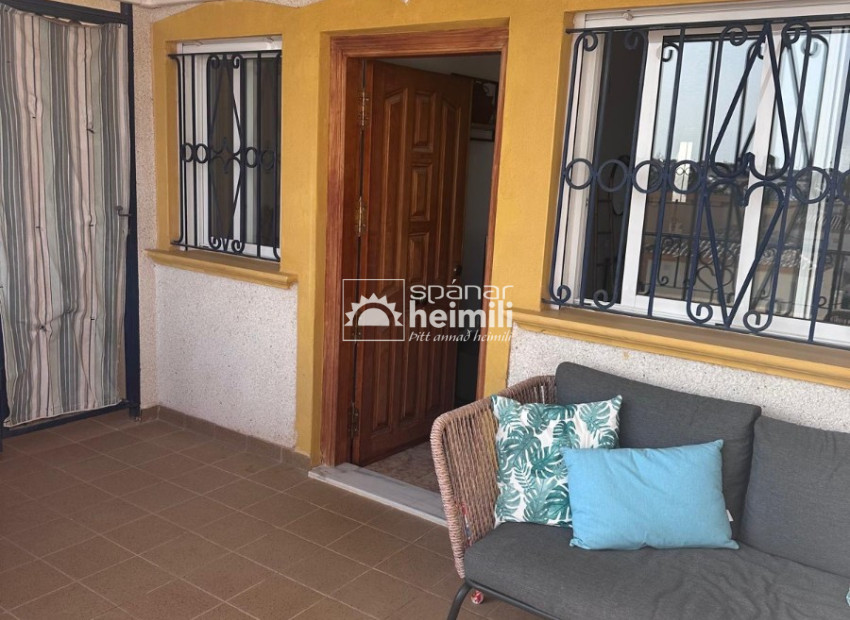 Resale - Apartment -
Punta Prima