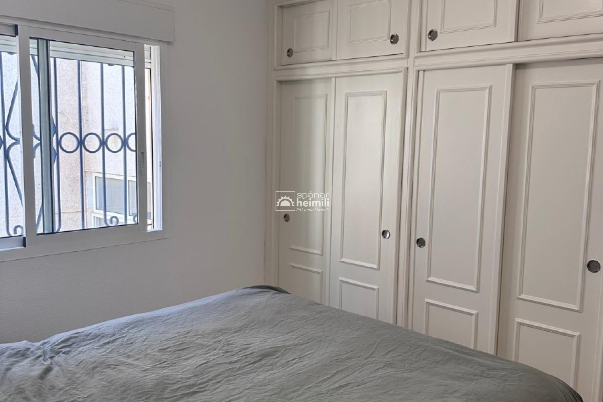 Resale - Apartment -
Punta Prima