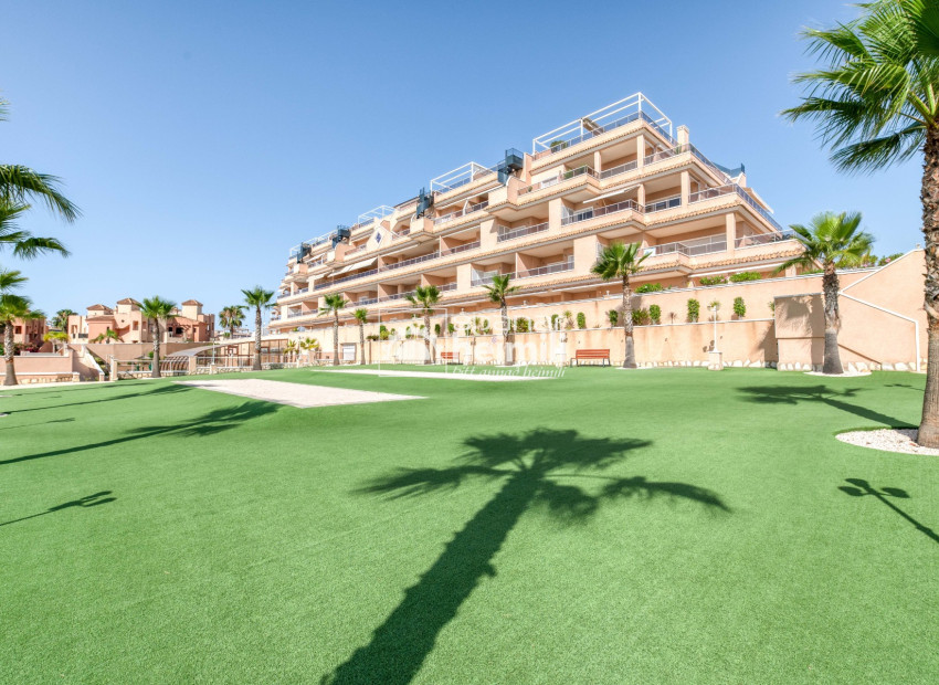 Resale - Apartment -
Punta Prima