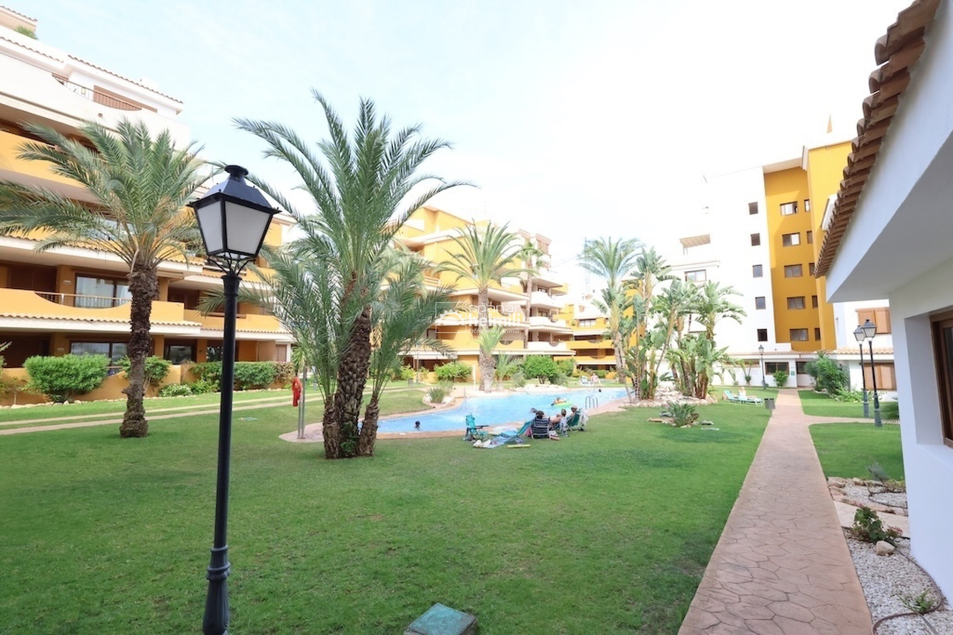 Resale - Apartment -
Punta Prima