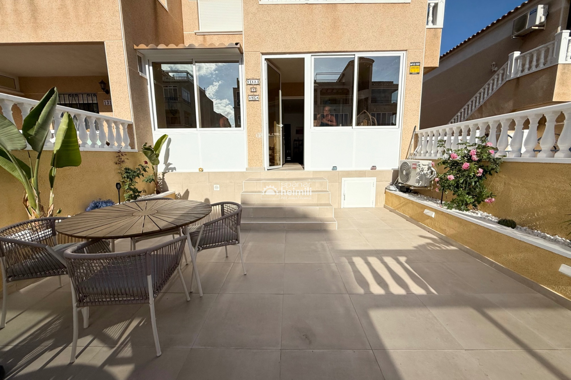 Resale - Apartment -
Punta Prima