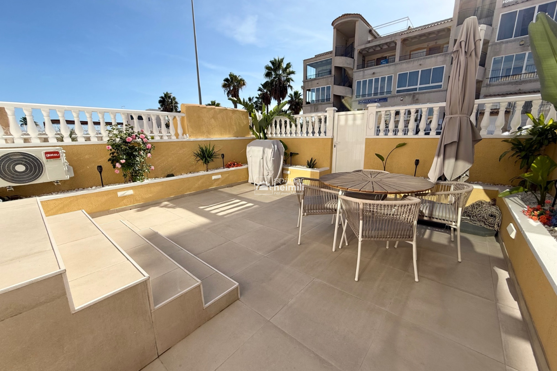 Resale - Apartment -
Punta Prima