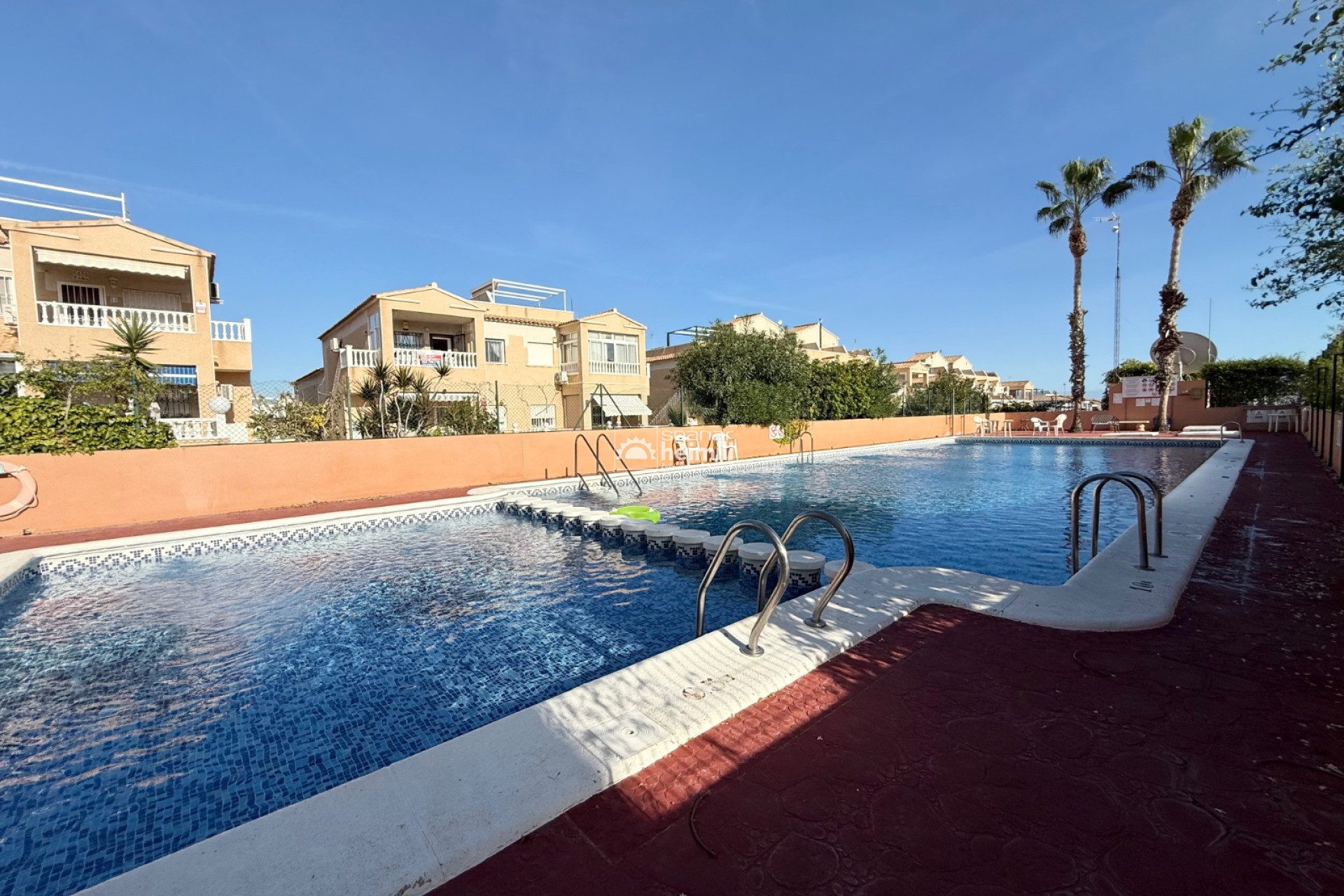 Resale - Apartment -
Punta Prima