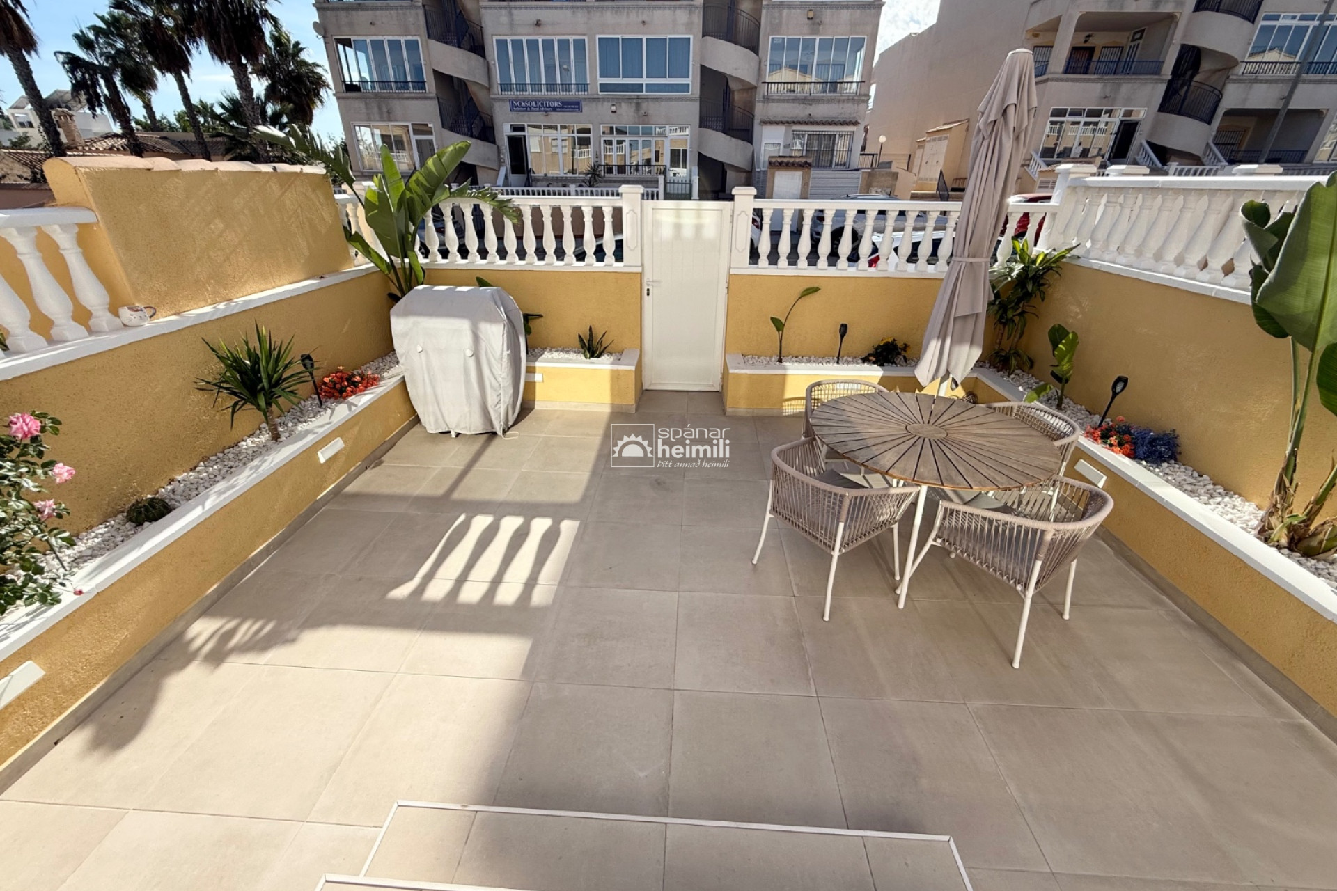 Resale - Apartment -
Punta Prima