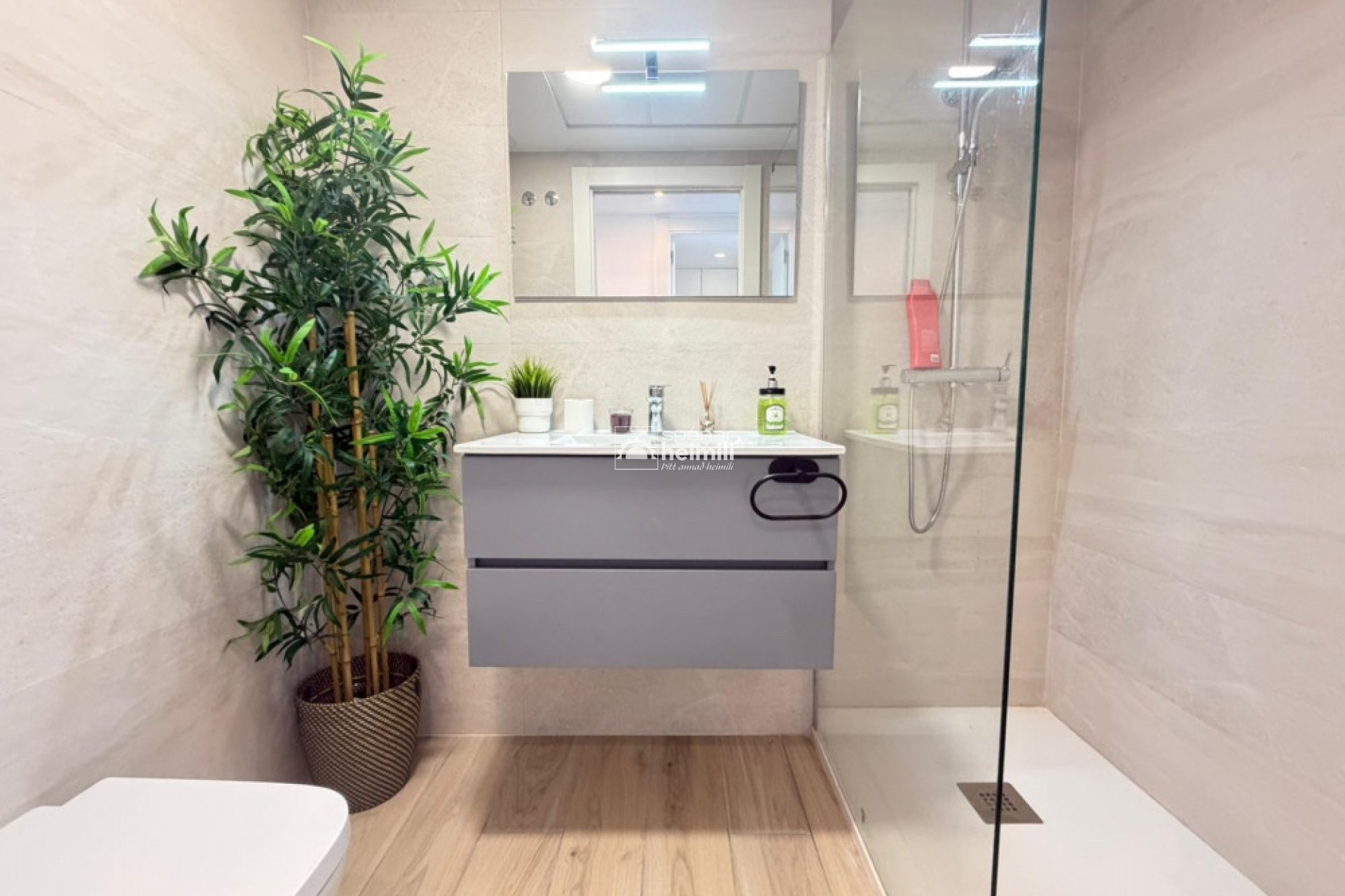 Resale - Apartment -
Santa Rosalia