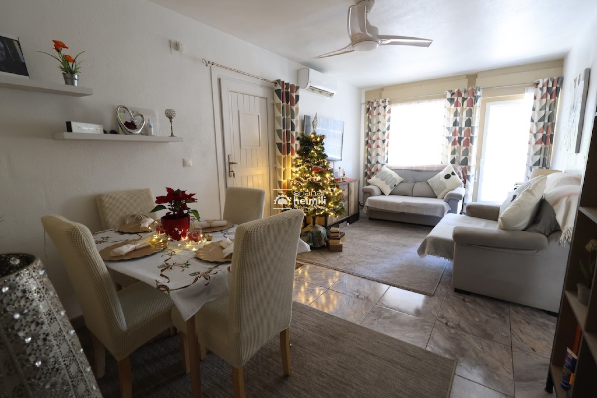 Resale - Bungalow -
Torrevieja