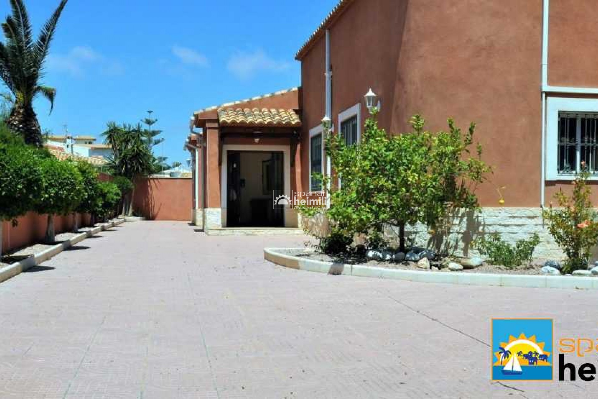 Resale - Detached house -
La Zenia