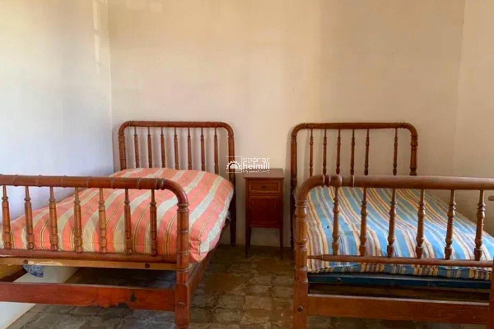 Resale - Finca style house -
Cartagena