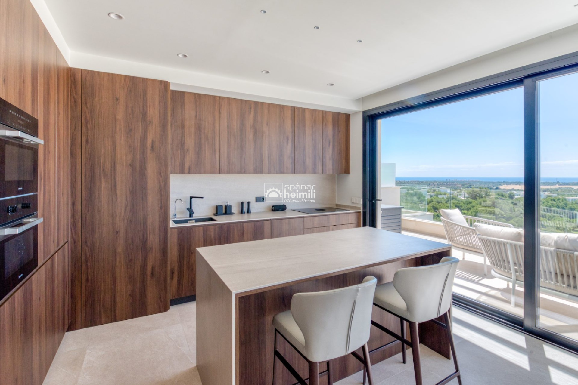 Resale - Penthouse -
Las Colinas