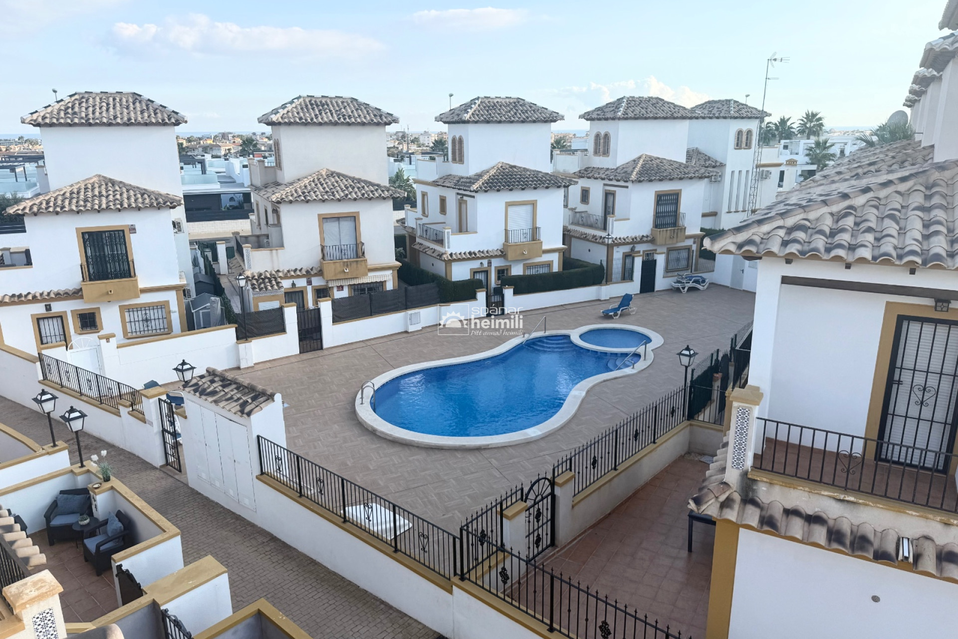 Resale - Townhouse -
Cabo Roig