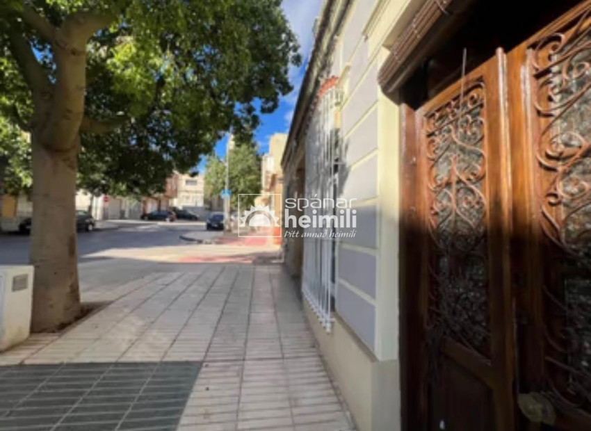 Resale - Townhouse -
Cartagena