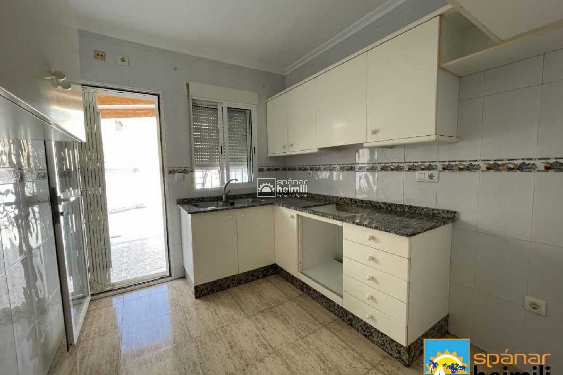 Resale - Townhouse -
Los Alcazares