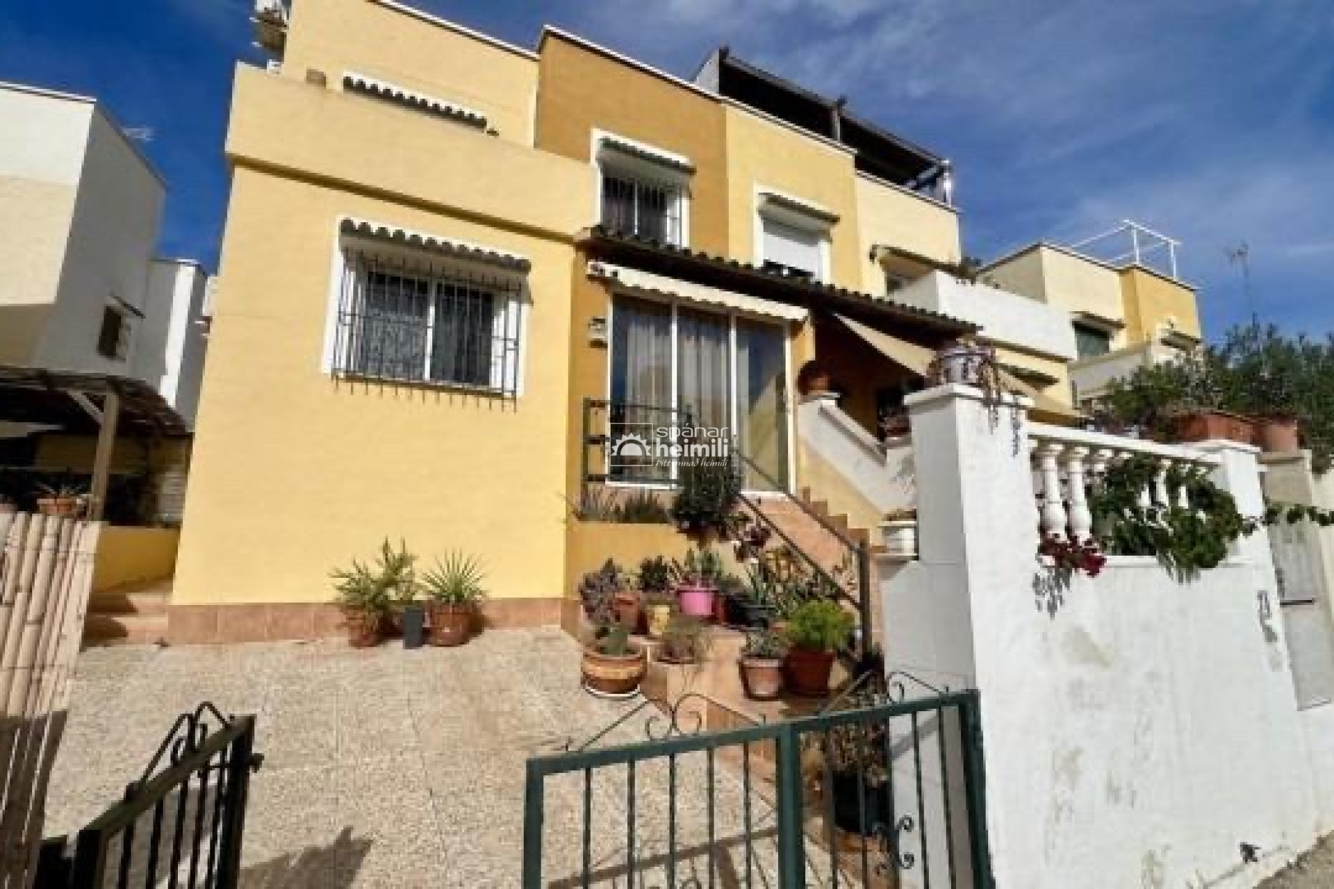 Resale - Townhouse -
Los Altos/Los Balcones