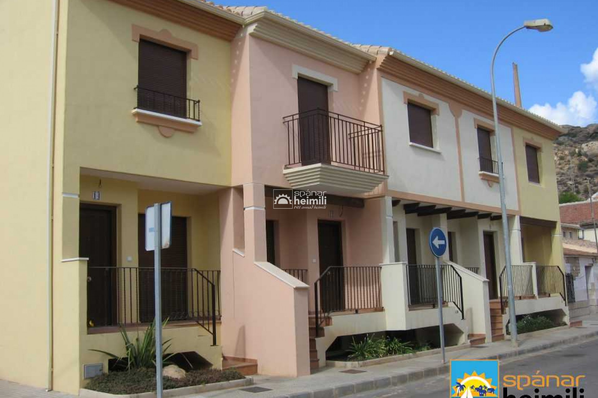 Resale - Townhouse -
Portman