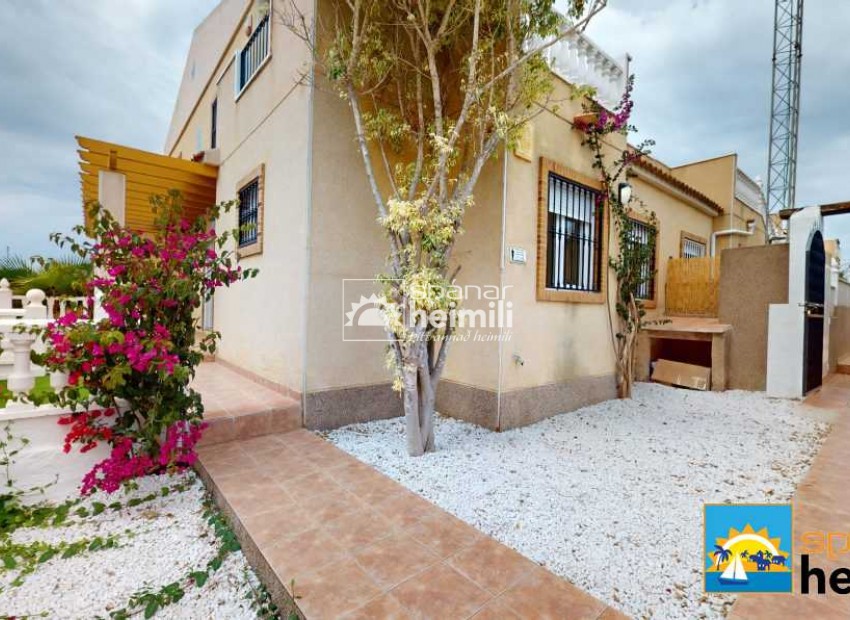 Resale - Townhouse -
Villamartin