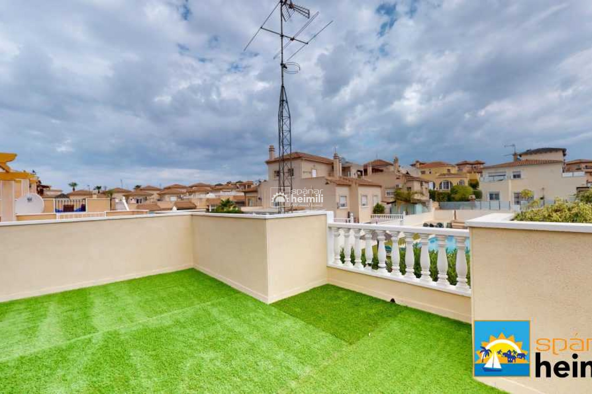 Resale - Townhouse -
Villamartin