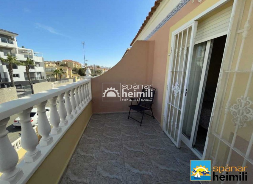 Resale - Townhouse -
Villamartin