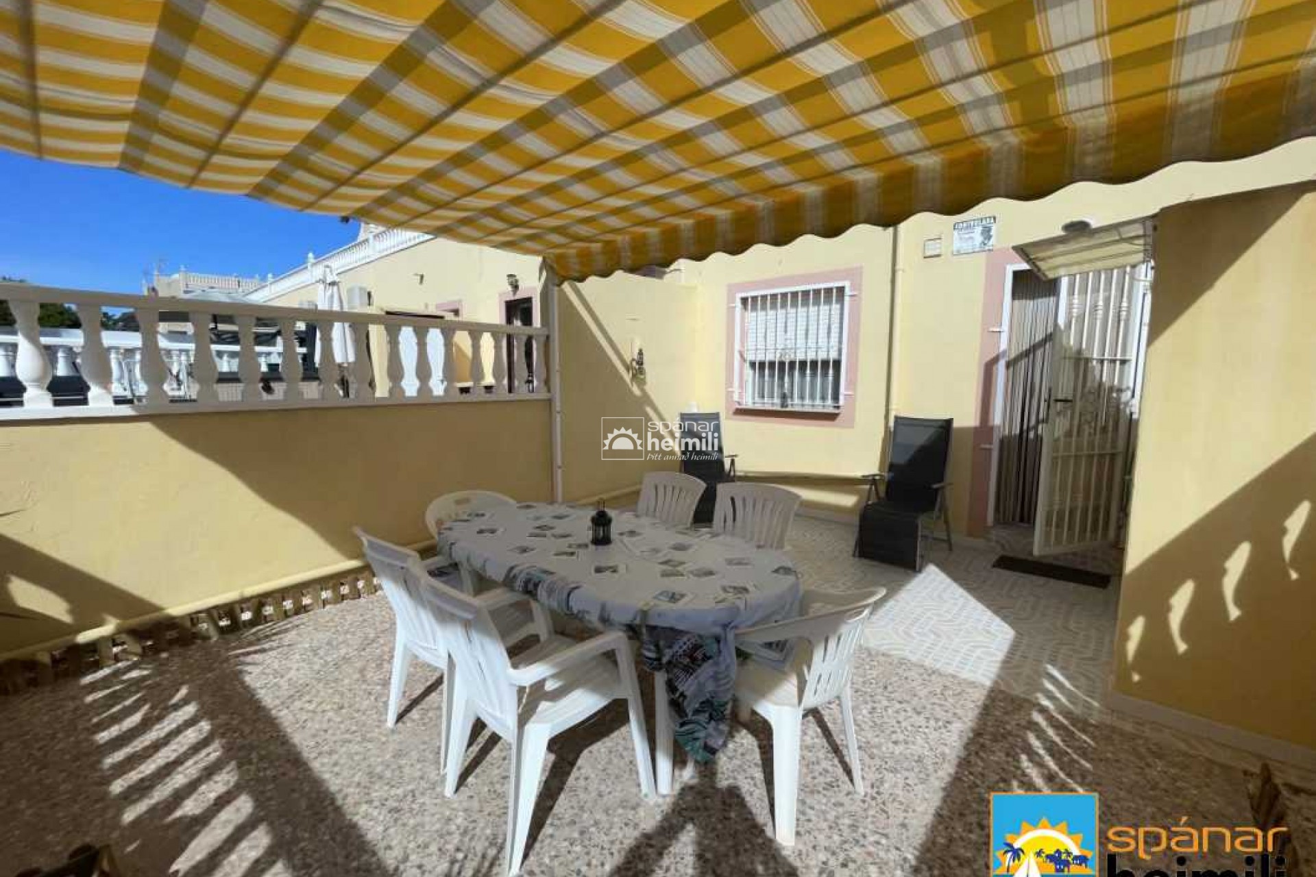 Resale - Townhouse -
Villamartin