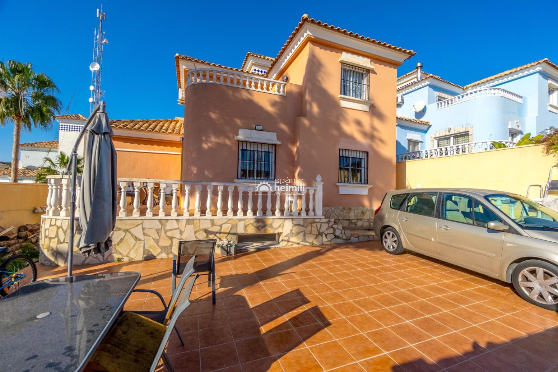 Resale - Townhouse -
Villamartin