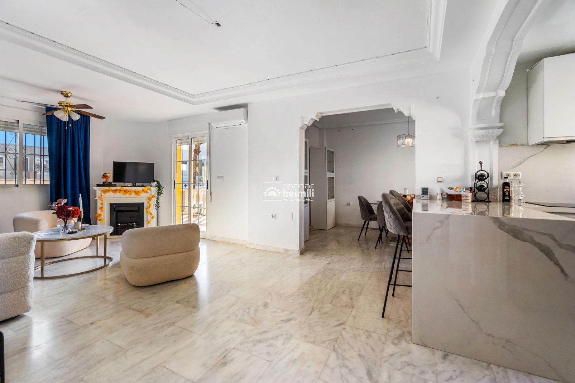 Resale - Townhouse -
Villamartin