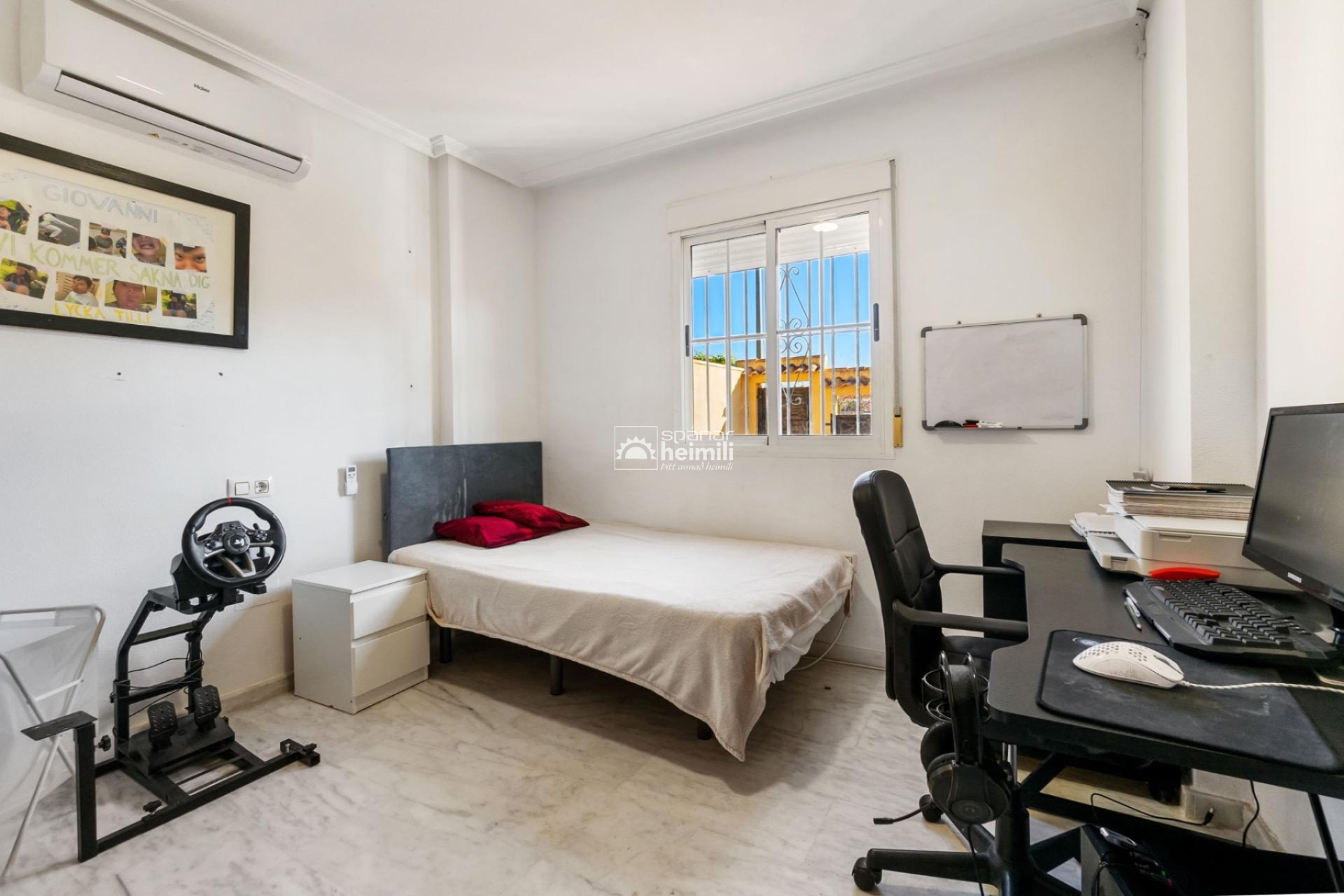 Resale - Townhouse -
Villamartin