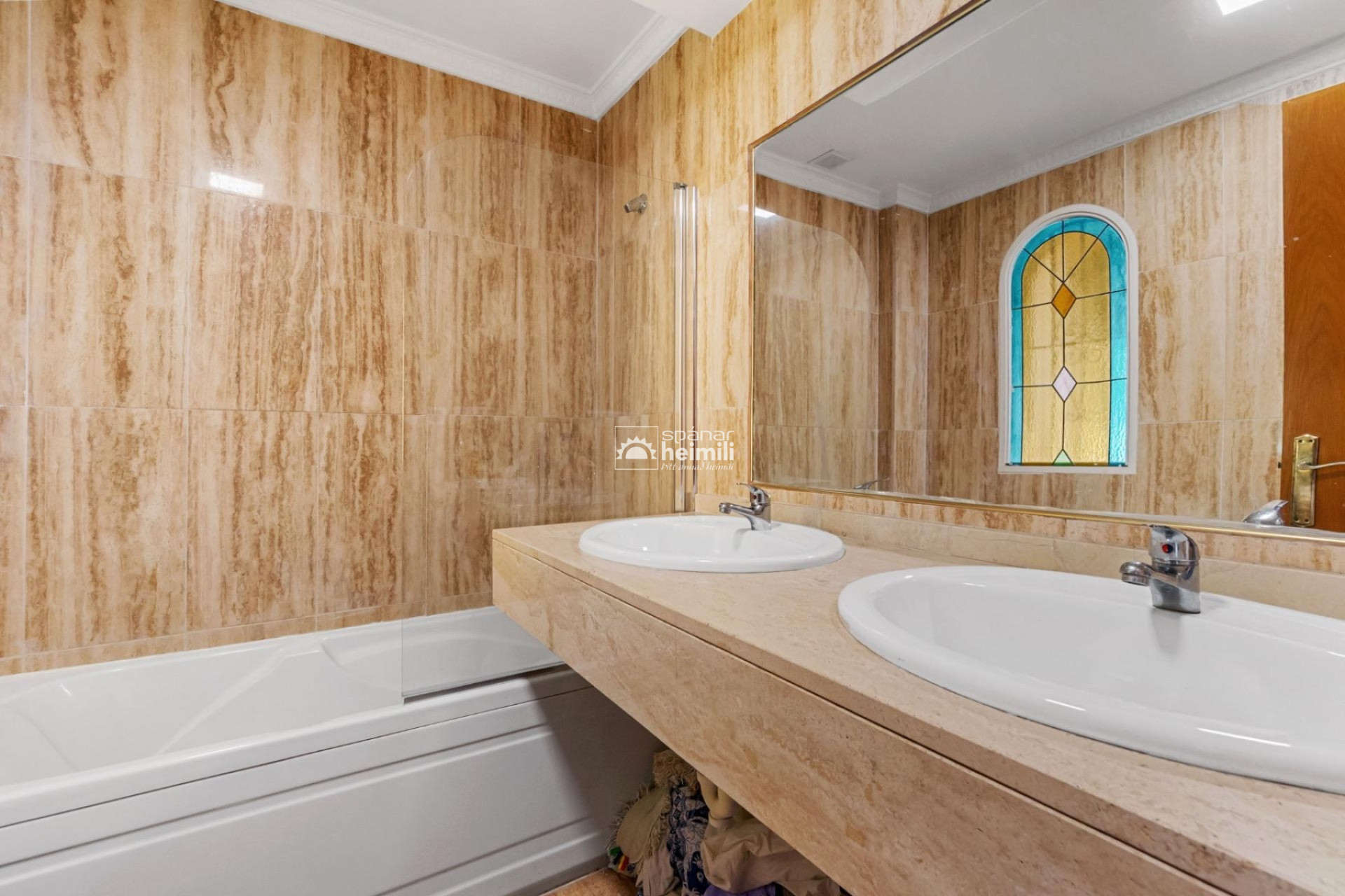 Resale - Townhouse -
Villamartin