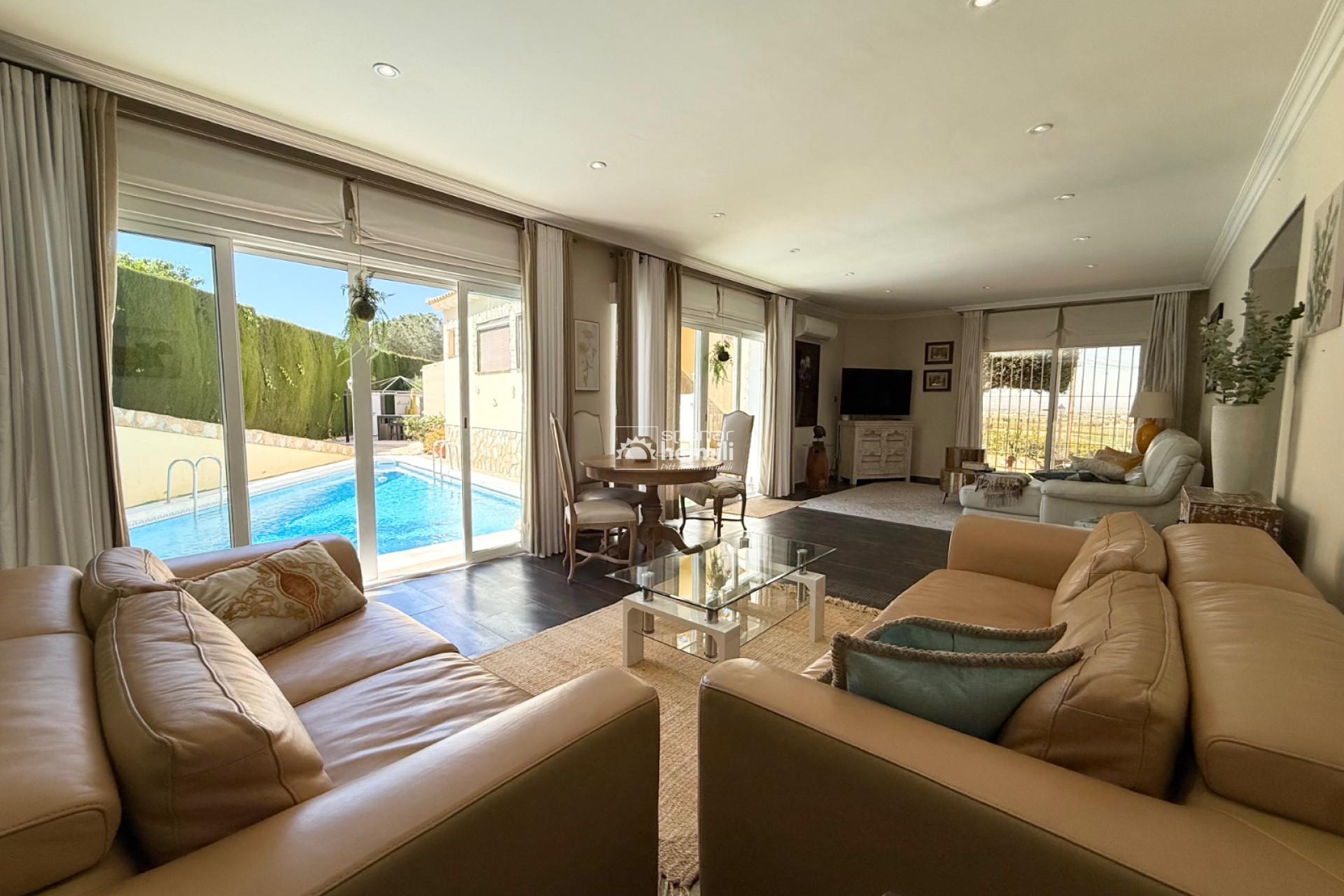 Resale - Villa -
Algorfa/Los Montesinos