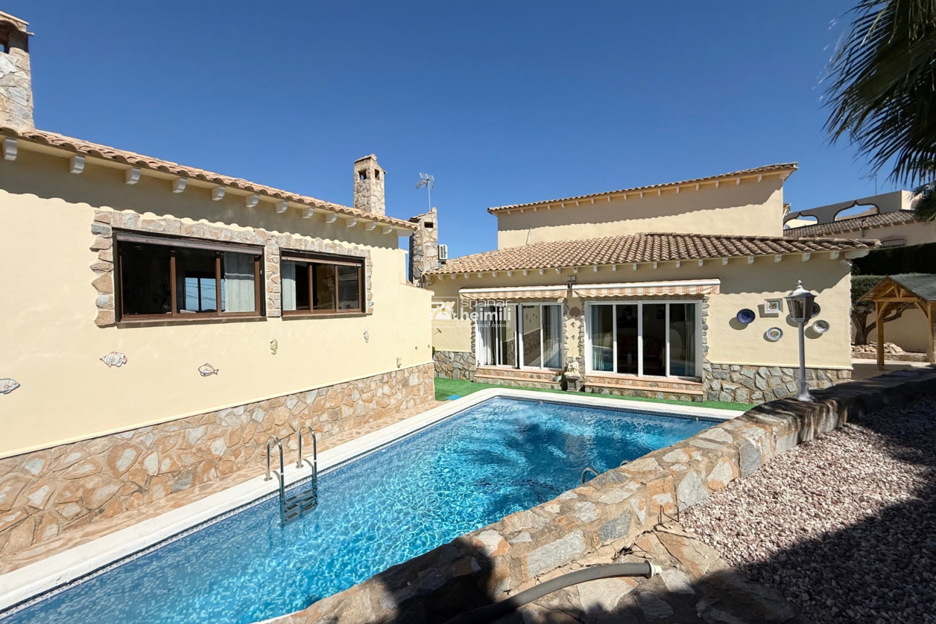 Resale - Villa -
Algorfa/Los Montesinos