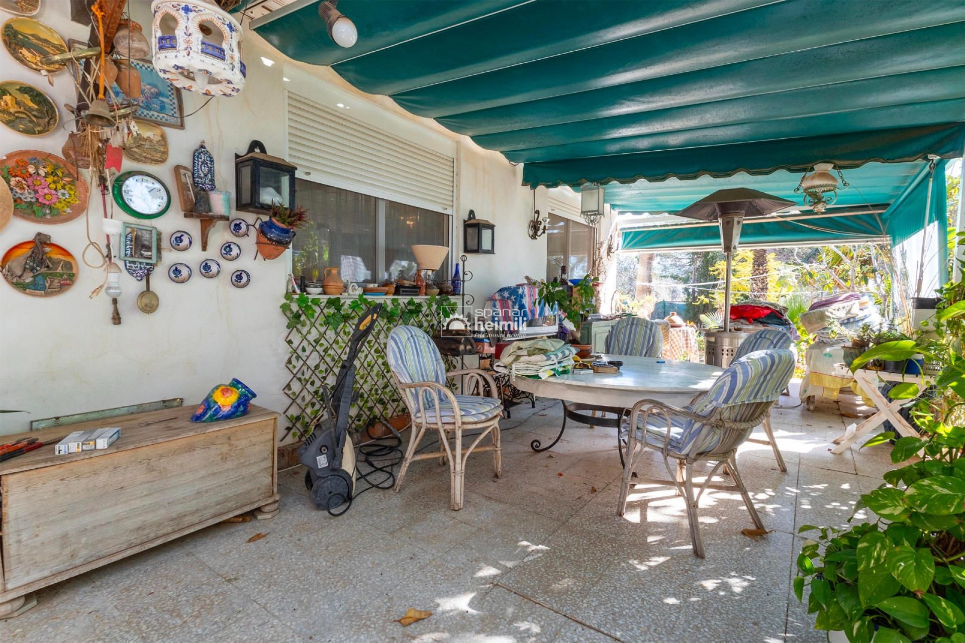 Resale - Villa -
Cabo Roig