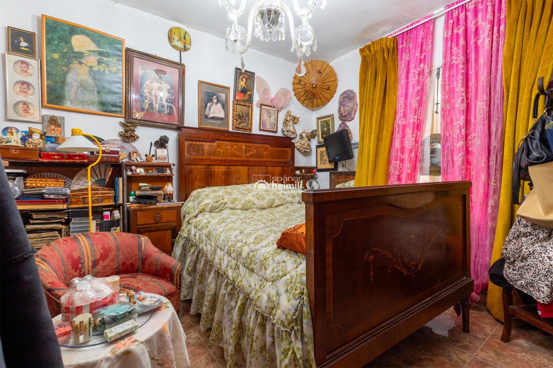 Resale - Villa -
Cabo Roig