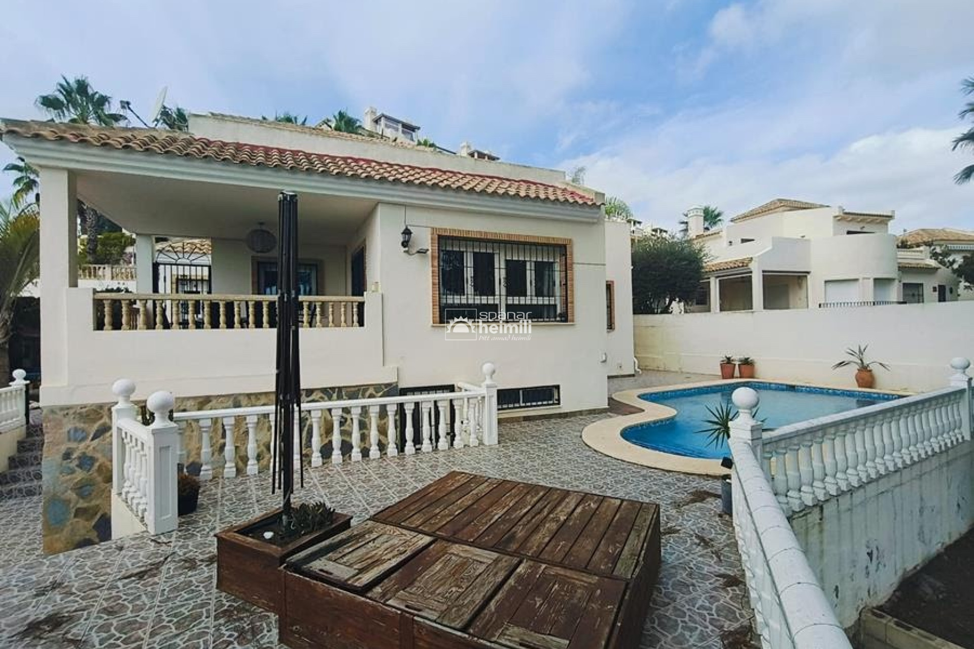 Resale - Villa -
Campoamor/Las Ramblas