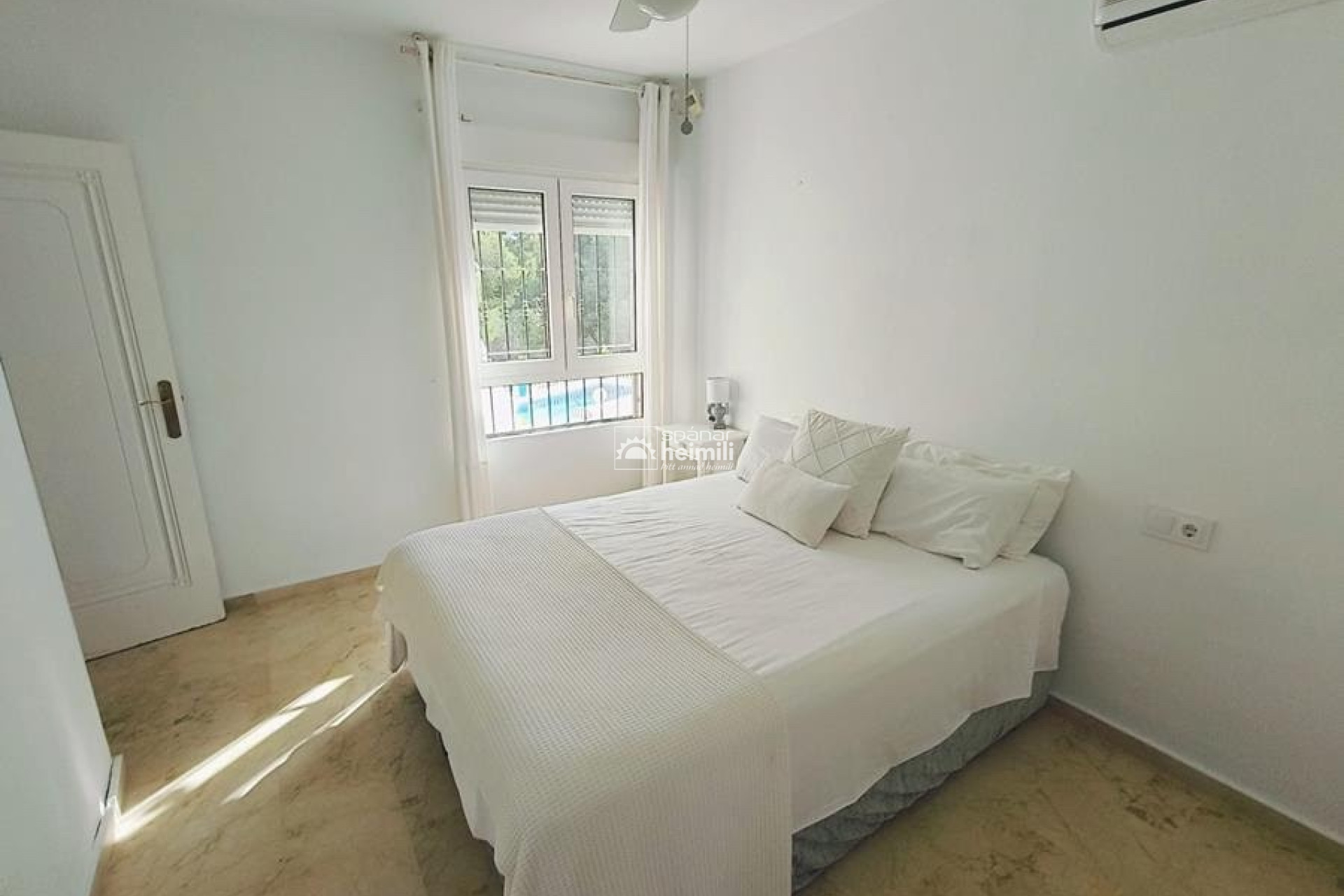 Resale - Villa -
Campoamor/Las Ramblas