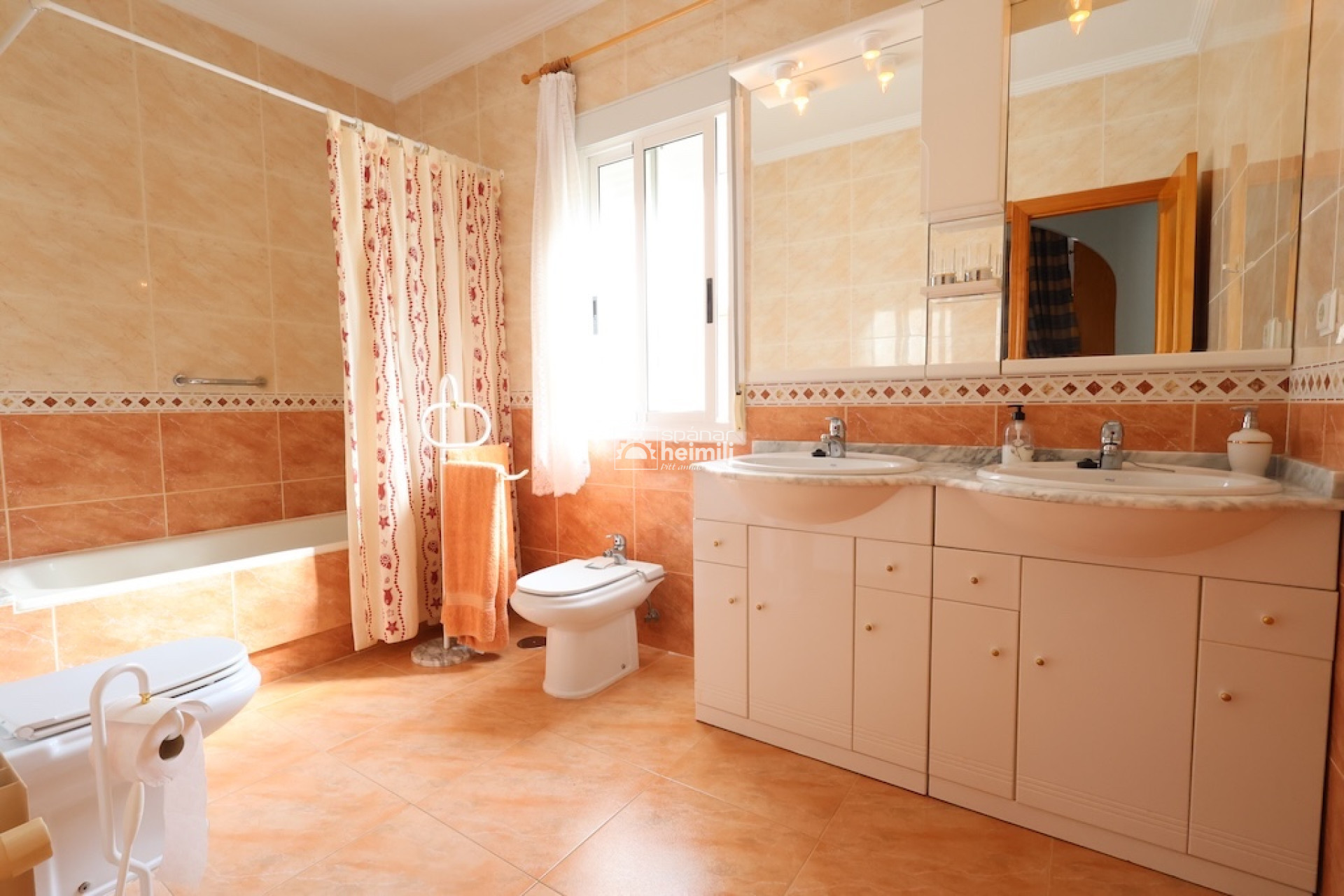 Resale - Villa -
Los Altos/Los Balcones