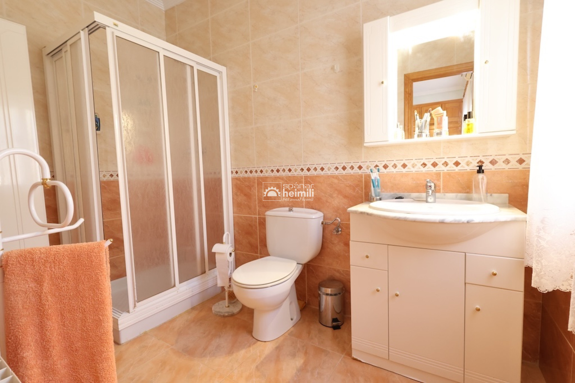 Resale - Villa -
Los Altos/Los Balcones