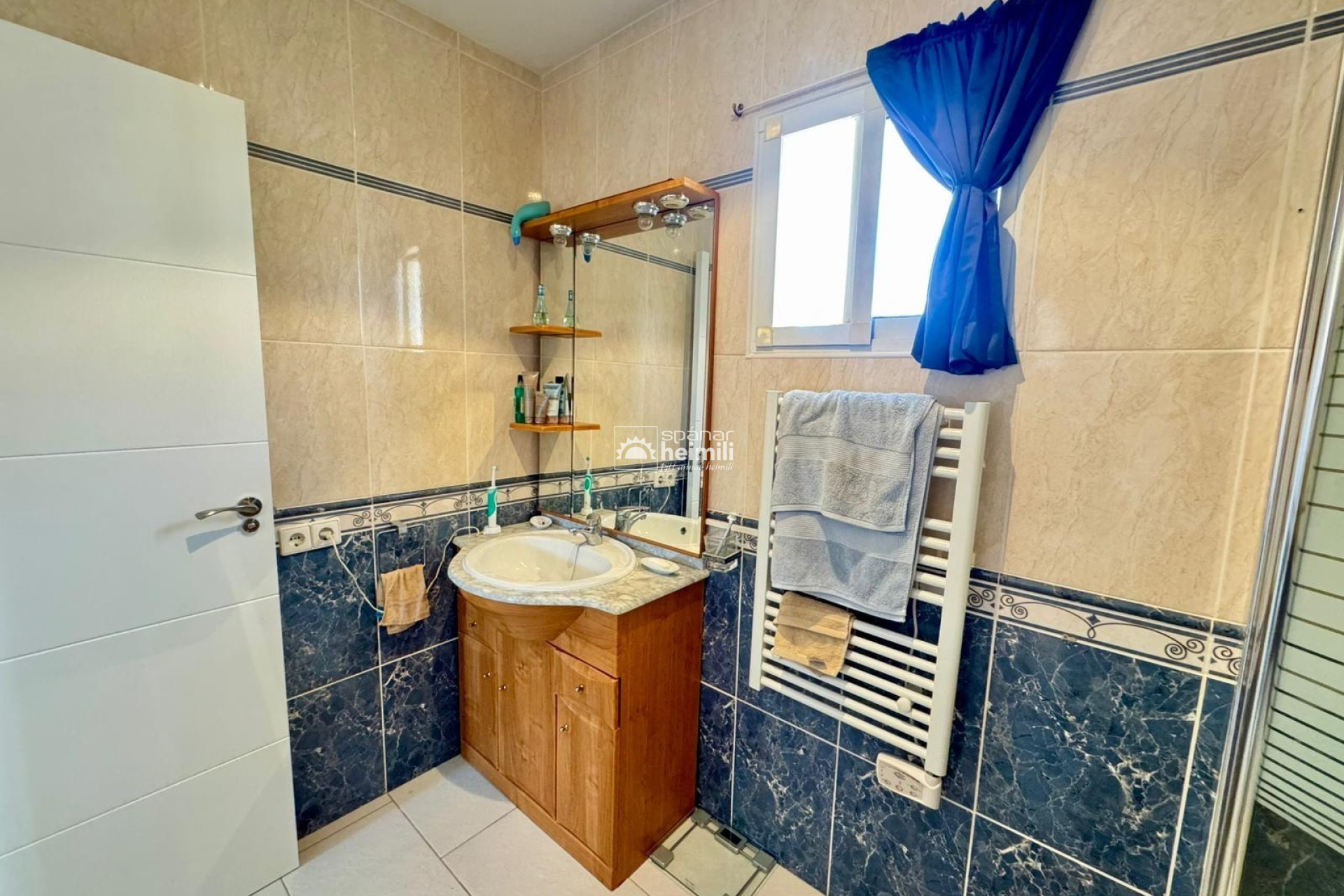 Resale - Villa -
Punta Prima