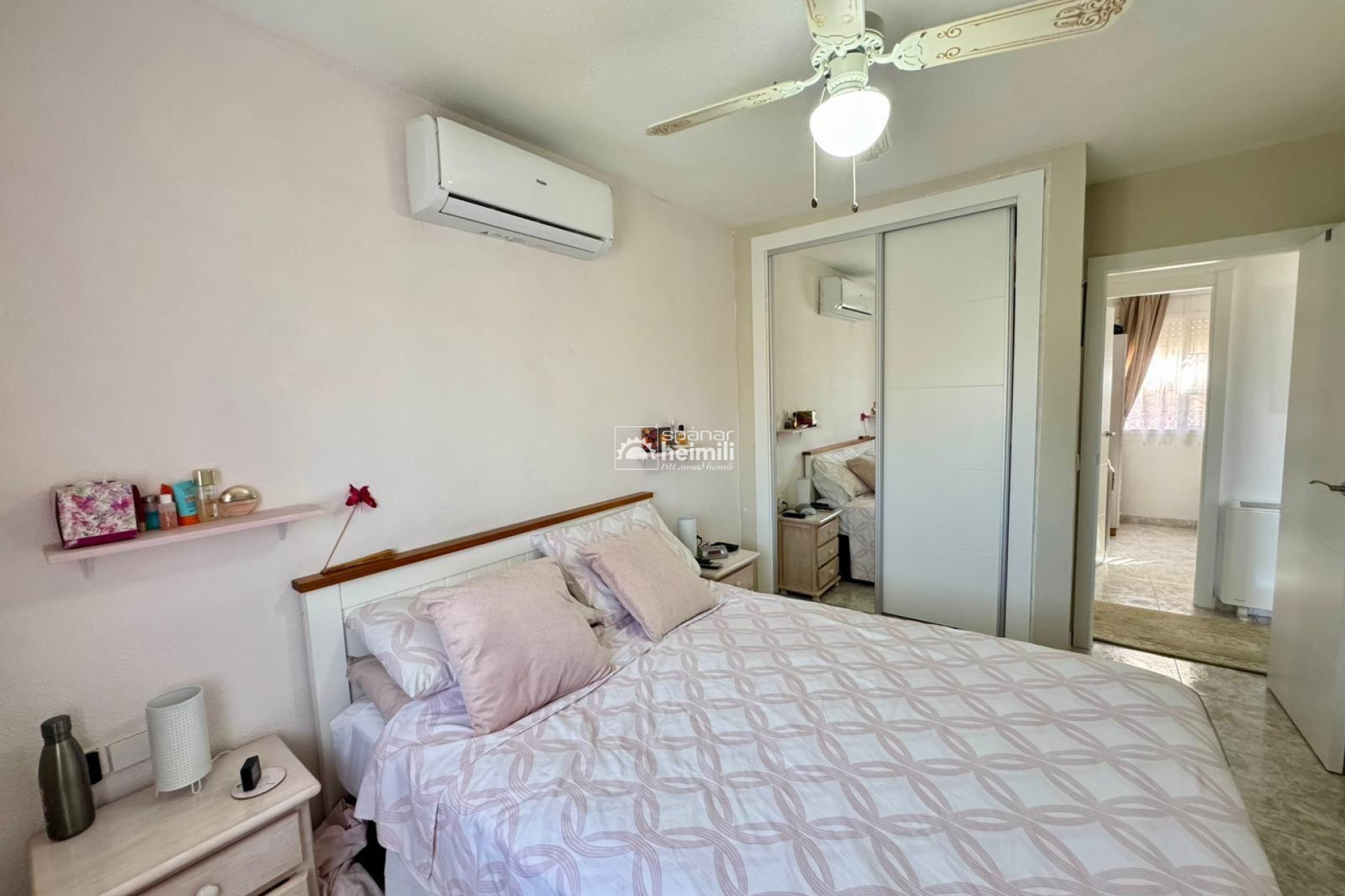 Resale - Villa -
Punta Prima