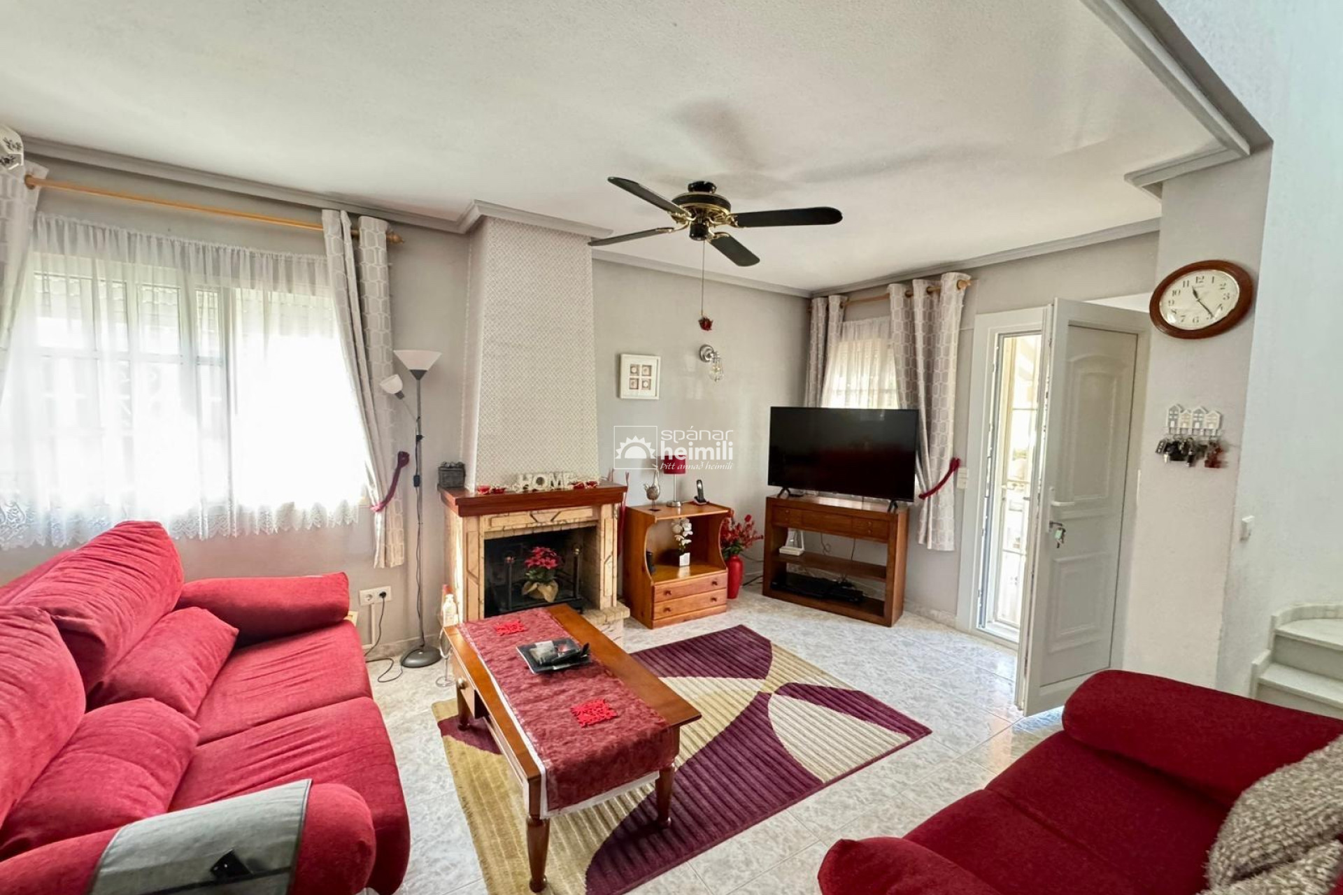 Resale - Villa -
Punta Prima